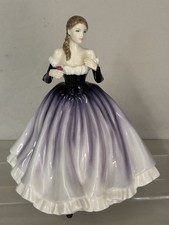 ROYAL DOULTON Classics Figurine MEGAN HN4539. Lady Of The Year 2004