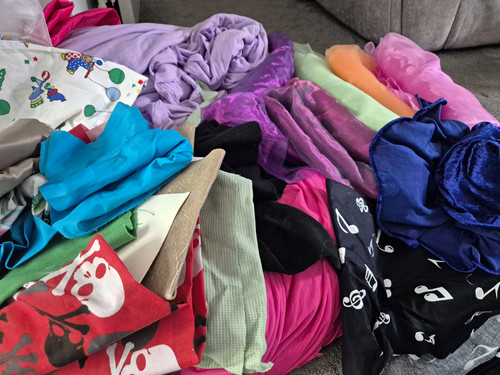 Assorted fabric bundle lot - bundle,