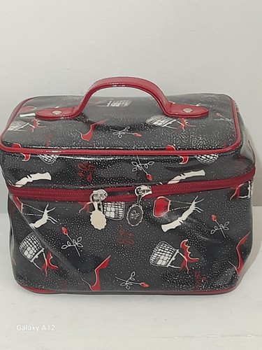 Lulu guinness makeup - makeup, wash