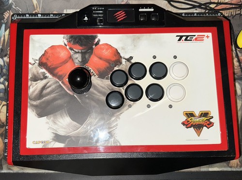 Mad catz street fighter - fighter, v