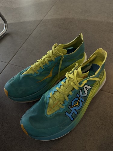 Hoka rocket carbon plate - carbon,