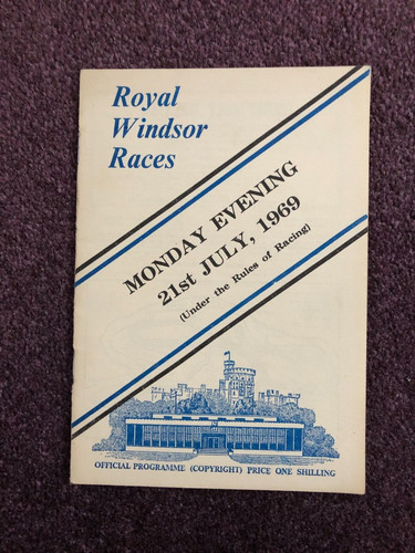 Horse racing race card - , /