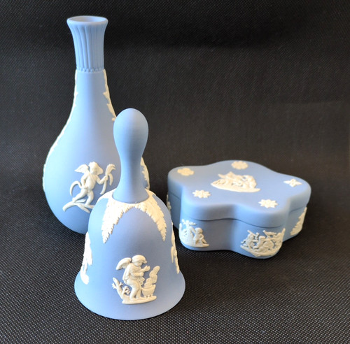Wedgwood jasperware blue vase - wedgwood,