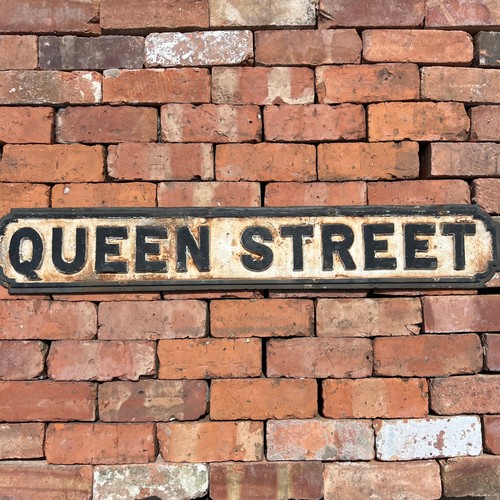 Original cast iron queen - iron, ‘queen