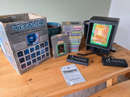 Vectrex console boxed with - mb,