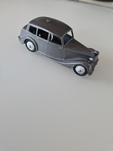 Dinky toys triumph 1800 - dinky, saloon
