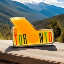 Vintage Canadian “Oh Yes” Toronto Enamel Pin Badge. P18 173