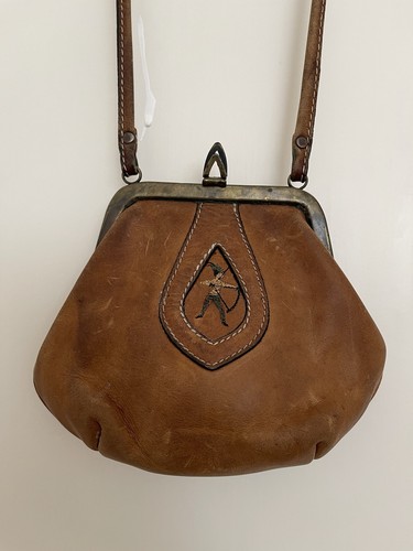 Vintage papillon leather - papillon, kiss