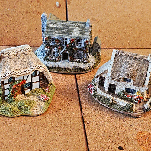 Lilliput lane handmade - lilliput, resin