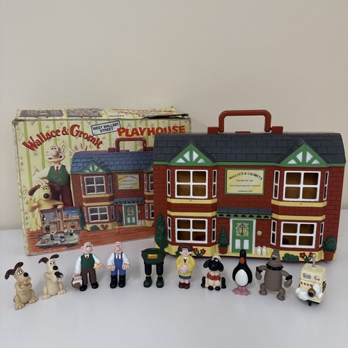 Wallace and gromit - gromit, playhouse