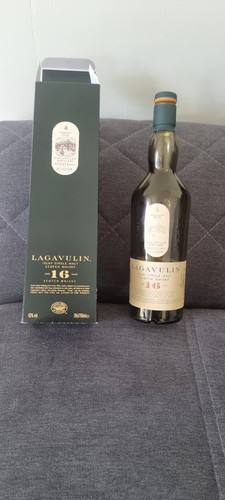 Lagavulin aged years islay - lagavulin,