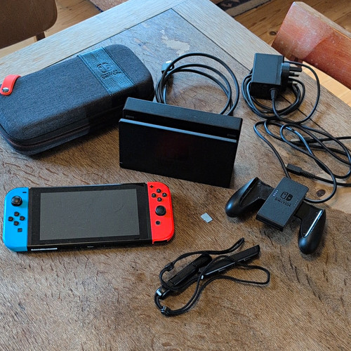 Nintendo switch 32gb - switch, neon