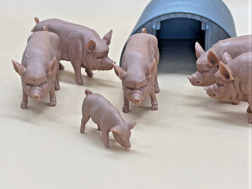 Britains farm pigs piglet pig - farm,