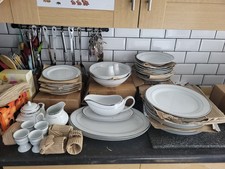 8 X Setting Dinner Service