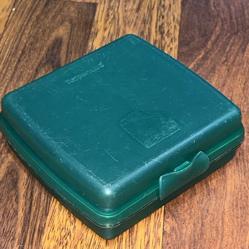 Tupperware hinged lunch box - lunch,