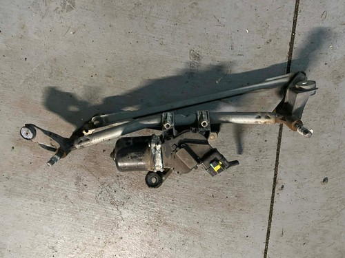 Front wiper motor mechanism