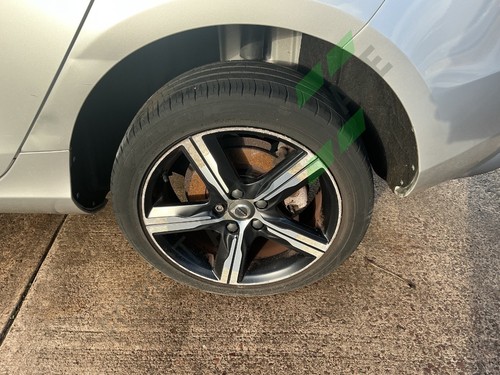 2016 volvo v40 alloy - v40,
