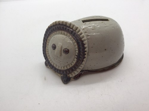 Japanese pottery lion - lion, money