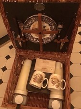 VINTAGE BREXTON PICNIC BASKET