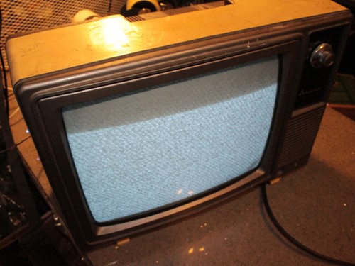 Mitsubishi 1404b crt tv - mitsubishi,