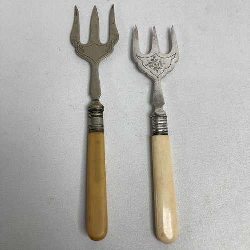 Two bread forks - (refjoh49l),