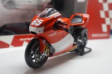 MINICHAMPS - 2003 DUCATI DESMOSEDICI - LORIS CAPIROSSI - 1/12 SCALE MODEL BIKE