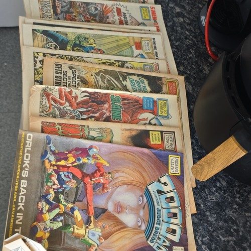 2000 judge dredd - judge, book