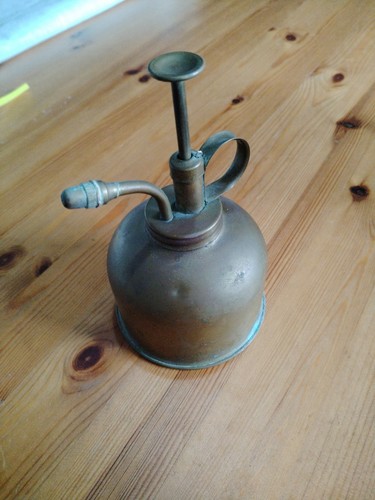 Vintage pump can - pump,