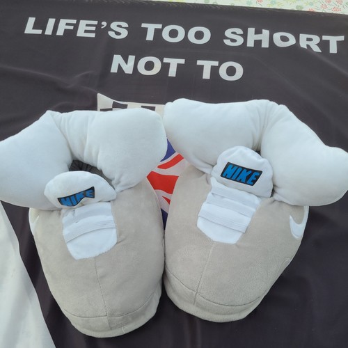 Bttf nike mag plush - nike,