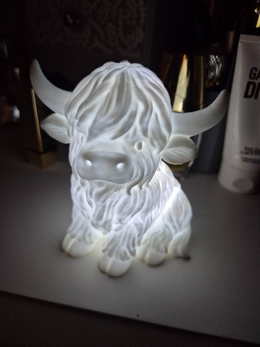 Battery powered highland cow - powered,