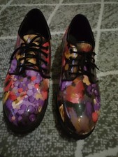 New Look 915 Flower Themed