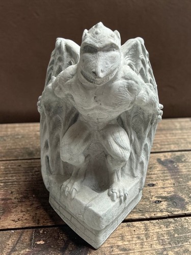 Gothic winged gargoyle statue - winged,