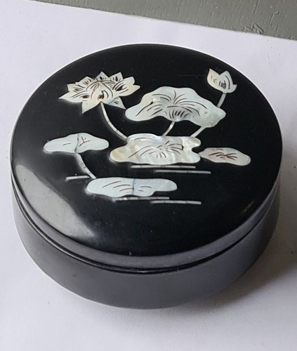Vintage oriental round trinket - vintage,