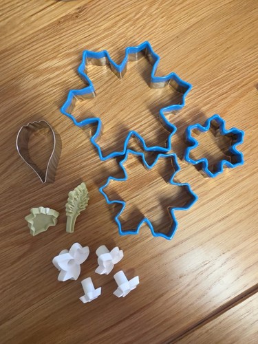 Sugarpaste flower petal - sugarpaste, and