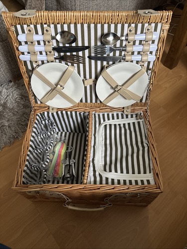 Person woven wicker picnic - person,