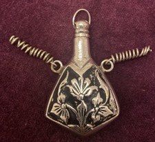 Vintage White Metal + Black