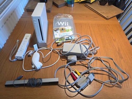 Nintendo wii white console - nintendo,