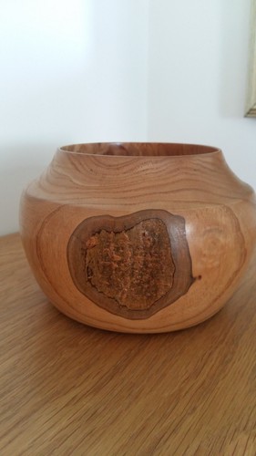 Handturned heavy bottom - handturned,