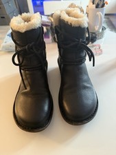 UGG CASPIA SHEEPSKIN LINED