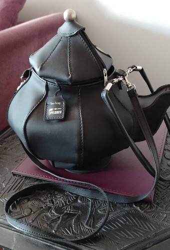 Rare pylones black - pylones, teapot