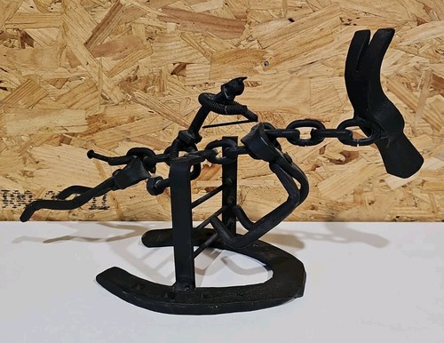 Metal art horseshoe hammer - metal,