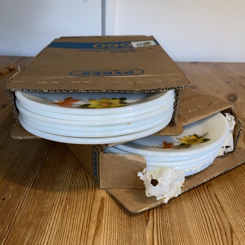 Sets six 1970 - 2, pyrex