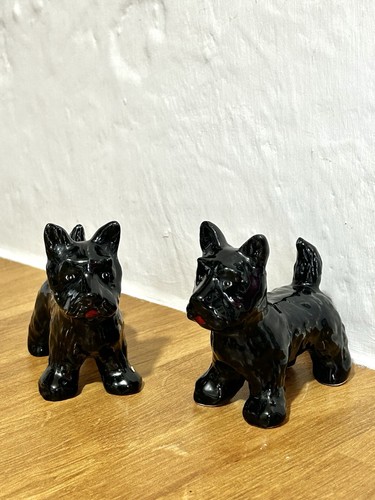 Pair vintage ceramic black - pair,