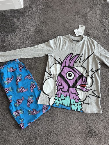 Official fortnite two piece - official,