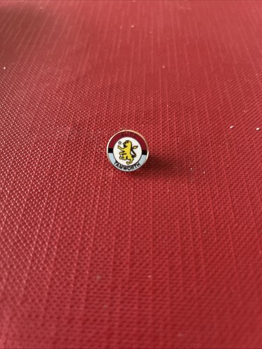 Aston villa pin - badge,