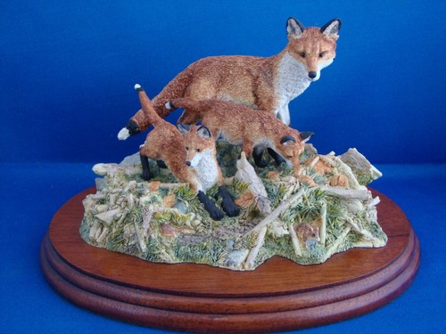 Border fine arts sculpture - border,