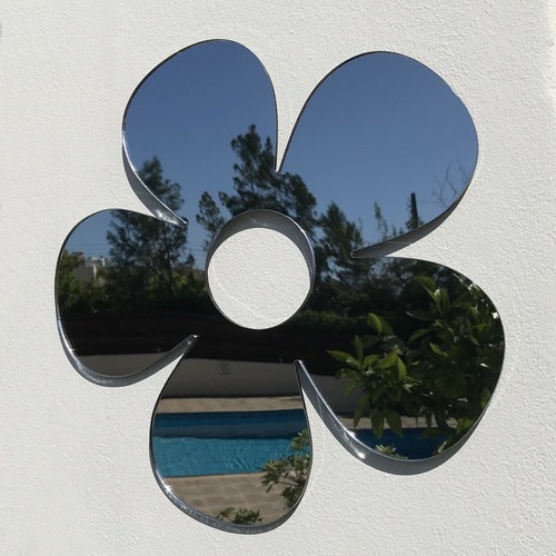 Daisy garden mirrors - daisy,