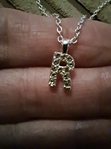 Avon leah initial - avon, necklace