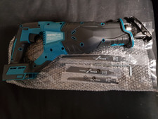 Reciprocating Saw Wood Metal Plastic Electric Cutting 2 Batteries Power Tool Kit