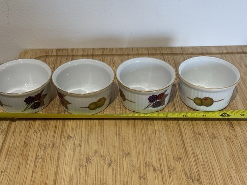 Royal worcester evesham set - evesham, of